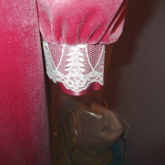 Vtg Gilligan & O'Malley Velour Nightgown Robe Size S Long Pockets Prairie Modest - Picture 4 of 12
